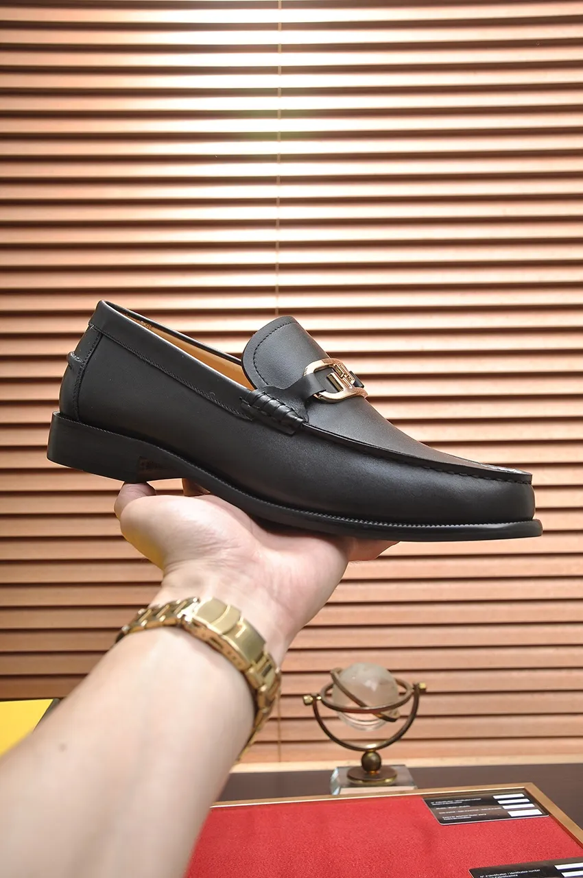 Men's shoes💰560💶[FENDI] The latest high-end men's shoes in Hong Kong! Original quality. The upper is made of imported cowhide material and cowhide lining! Super comfortable on the foot, original wear-resistant outsole, luxurious, fashionable, casual and versatile! Size: 38-45 (45 customized)